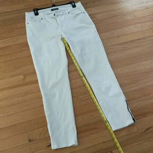 White House Black Market white skimmer pants - Picture 5 of 6